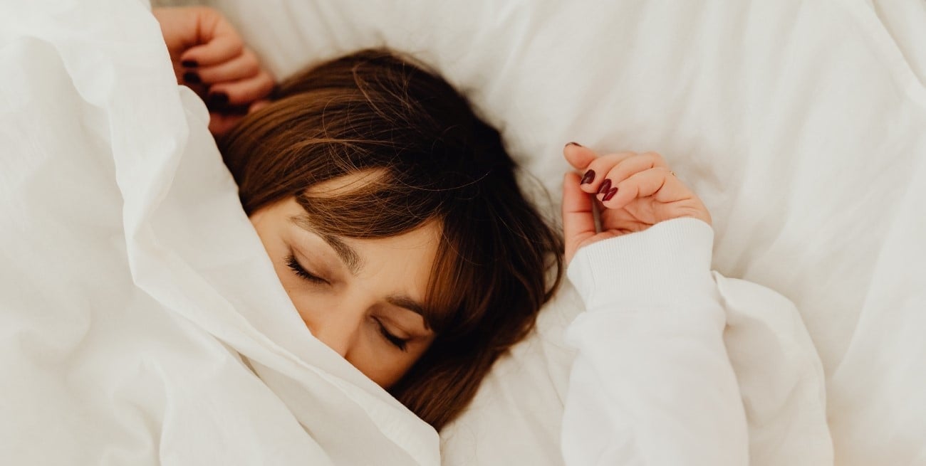 ¿Por qué algunas personas necesitan ruido para dormir y otras no? Las posibles causas