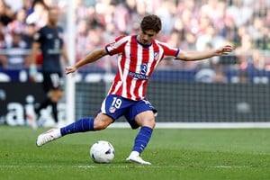 Atlético de Madrid fijó una elevada cifra para negociar la salida del atacante.