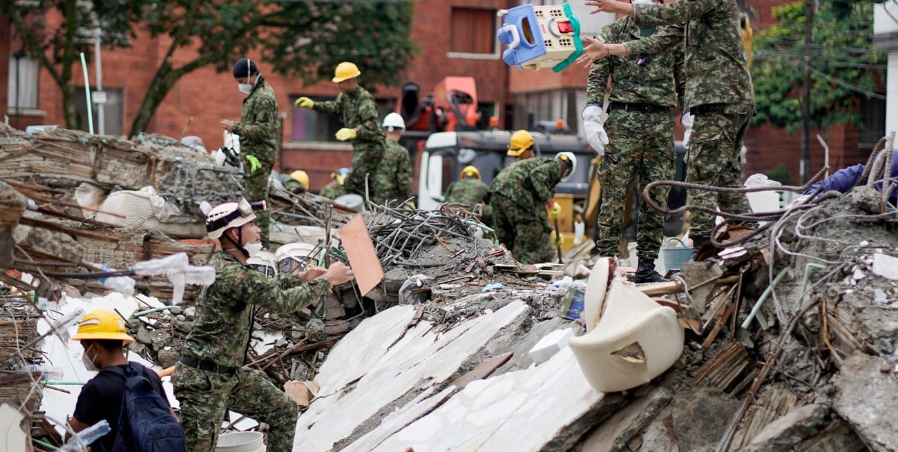 Ya son 331 los muertos y 240 los desaparecidos tras el terremoto en Colombia
