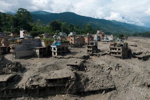 Las imágenes de la catástrofe han dado la vuelta al mundo, mostrando la magnitud del desastre que ha golpeado a una de las regiones más vulnerables del planeta. Foto: REUTERS / Navesh Chitrakar.