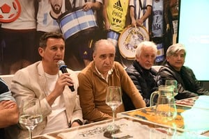 Jugadores santafesinos vivirán una experiencia única frente al combinado nacional. Crédito: Manuel Fabatía.