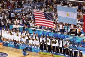 Argentina derrotó 84-69 a Italia y obtuvo su primer oro olímpico en básquet.