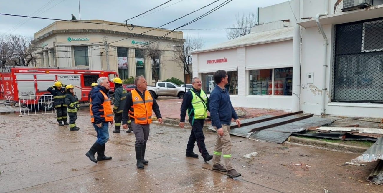 Santa Fe despliega ayuda en Las Rosas y San Genaro tras el fuerte temporal