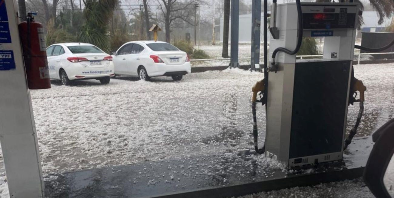 Granizo y fuertes ráfagas: así fue la tormenta en San Genaro y Las Rosas