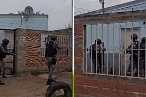 El momento en que los agentes irrumpen en uno de los inmuebles allanados. 