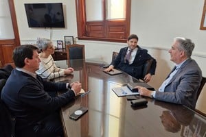 La conducción demoprogresista con Rey Leyes fue al despacho de Pullaro.
