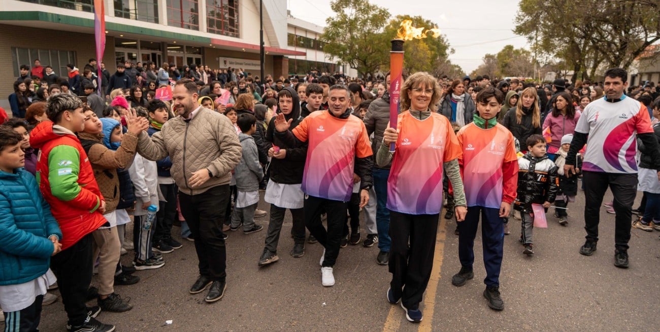 El orgullo de llevar el Fuego Suramericano: emoción y memoria deportiva en San Jorge
