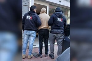 Personal de Homicidios de la PDI arrestó al sospchoso. Foto: El Litoral