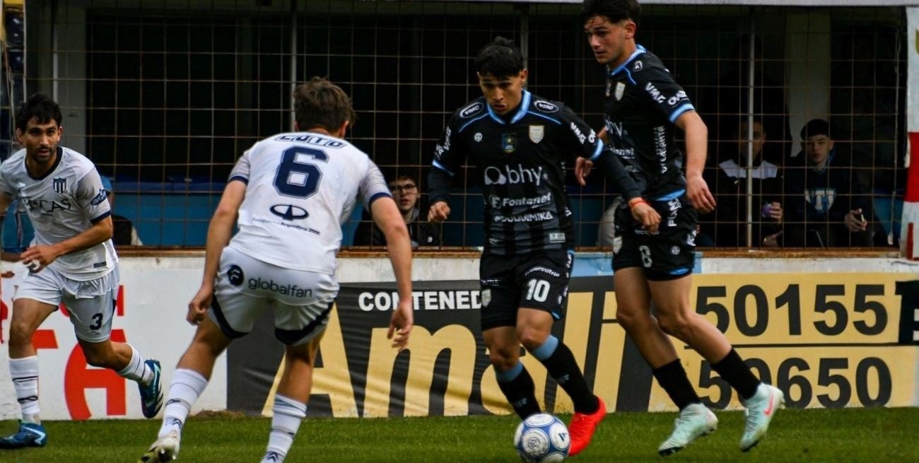 Atlético de Rafaela dio el golpe y bajó al líder Tristán Suárez