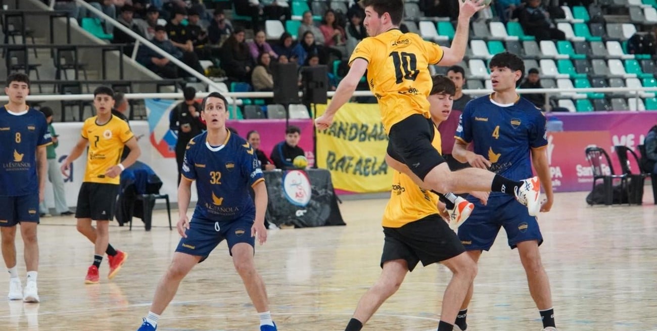 El handball estrenó el Invencible Santa Fe antes de los Juegos Suramericanos