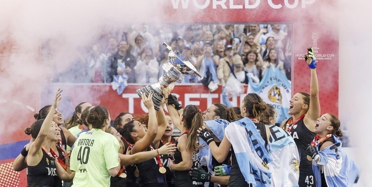 El festejo por Las Leonas: Milei, Bullrich y Scioli celebraron el título mundial