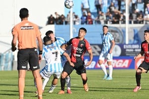 Colón visitó este domingo a Racing de Córdoba por la fecha 27 de la Primera Nacional. Foto: Facundo Luque.