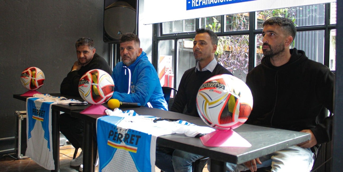 Ciclón Racing presentó su plantel y mostró la pilcha para volver a soñar en el torneo nacional