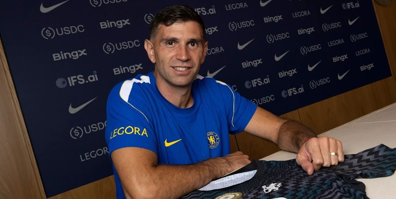 El Dibu Martínez ya es jugador del Chelsea: “Soy pura pasión y juego con el corazón”