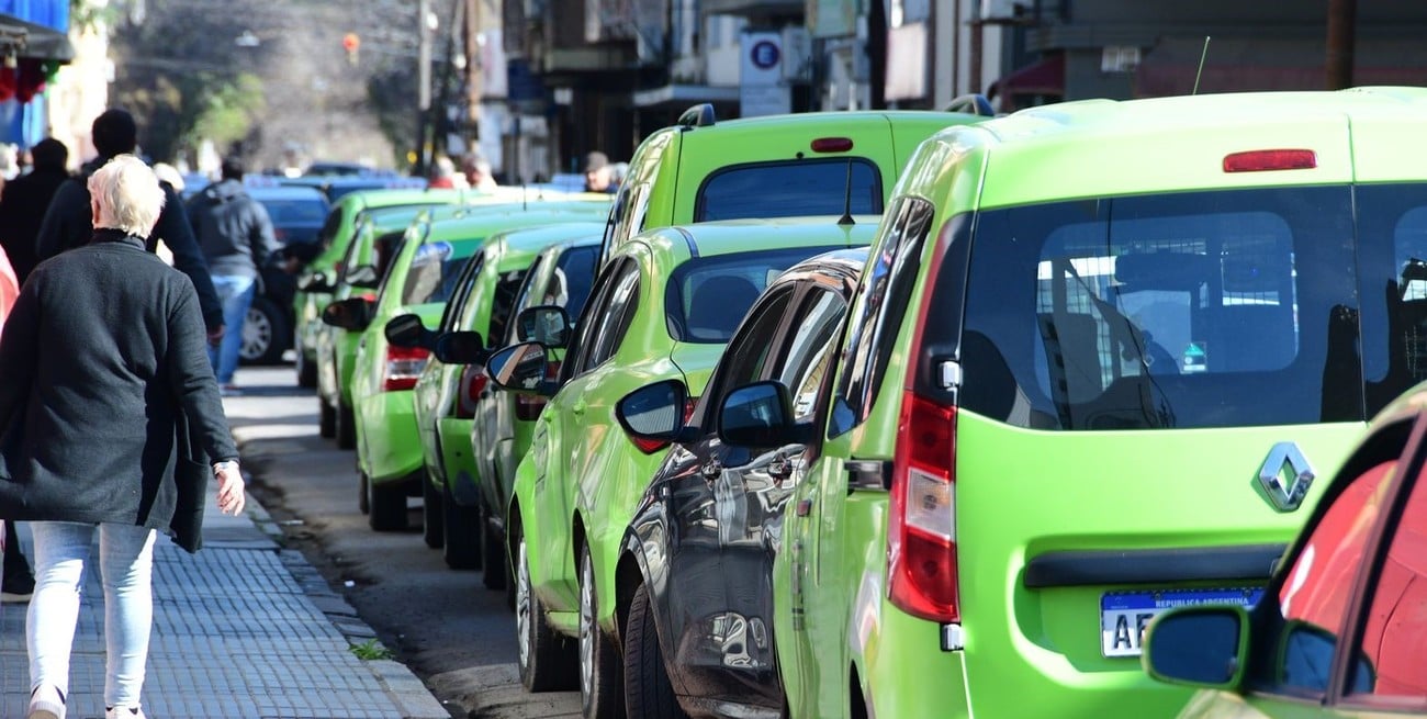 Extienden hasta el 16 de octubre la inscripción para adjudicar 380 licencias de taxis y remises en Santa Fe