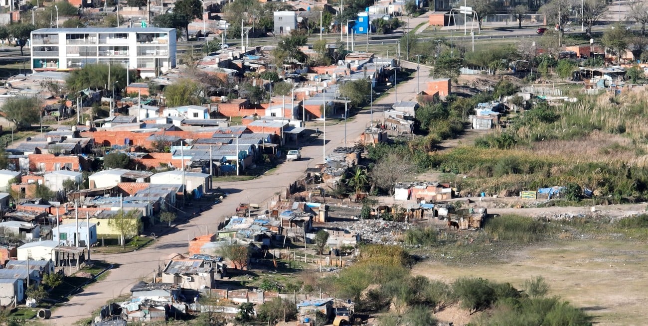 Antes y después: así fue el avance de los asentamientos en zonas de riesgo hídrico de Santa Fe