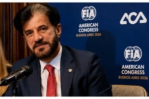 Mohammed Ben Sulayem, presidente de la FIA, durante la conferencia de prensa en Buenos Aires. Foto El Litoral