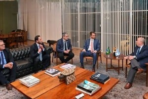 Mauro Vieira recibió en Itamaraty a diputados argentinos pertenecientes a distintos bloques políticos.