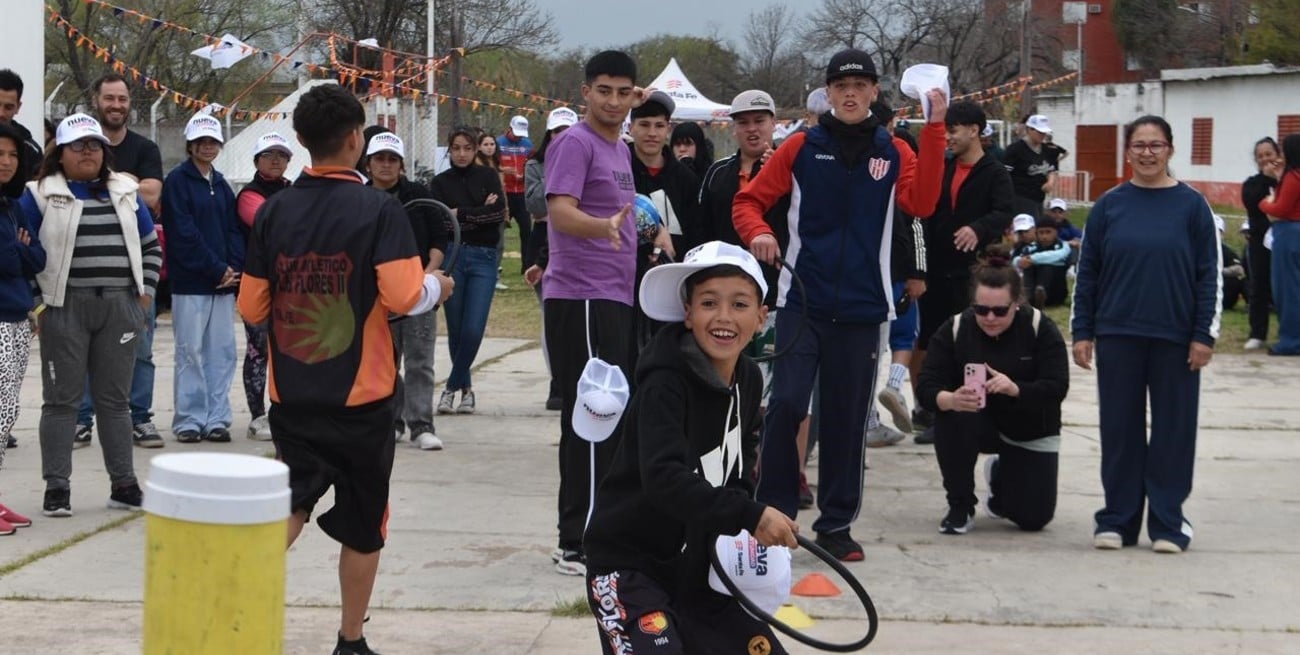 Más de 150 jóvenes participaron de una jornada recreativa del Nueva Oportunidad en barrio Las Flores