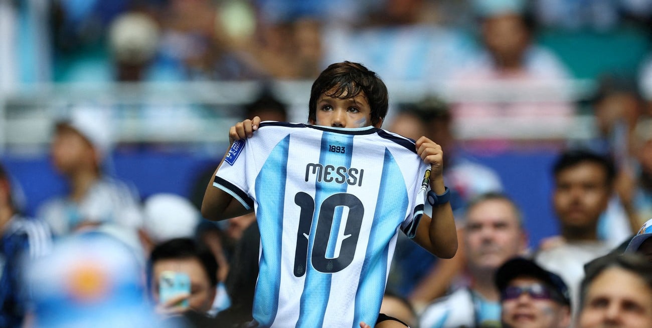 “Te voy a extrañar”: el escudo de la Selección Argentina se despidió de Lionel Messi