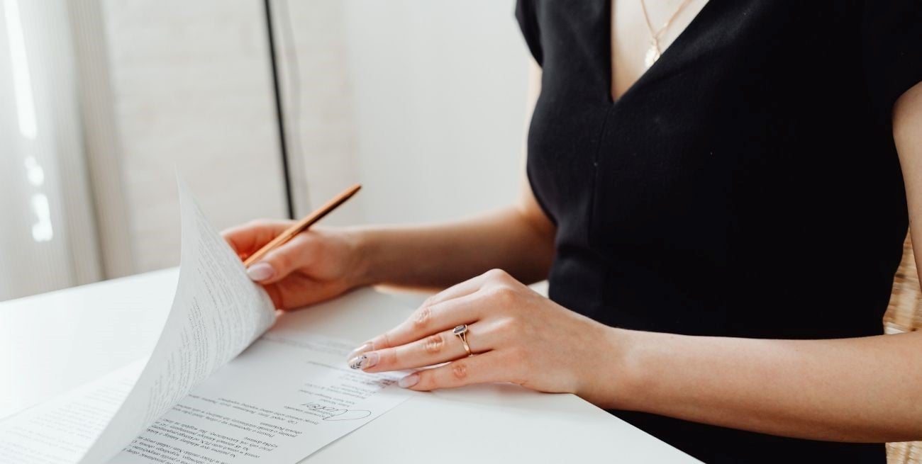 Qué revela de tu personalidad firmar con la inicial de tu nombre