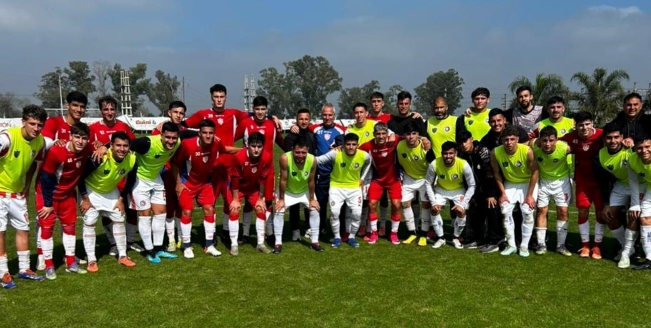 Cosmos FC tuvo una práctica de lujo con los profesionales de Unión