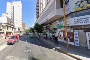 Las ladronas quedaron grabadas por una cámara de seguridad. Foto: captura google maps