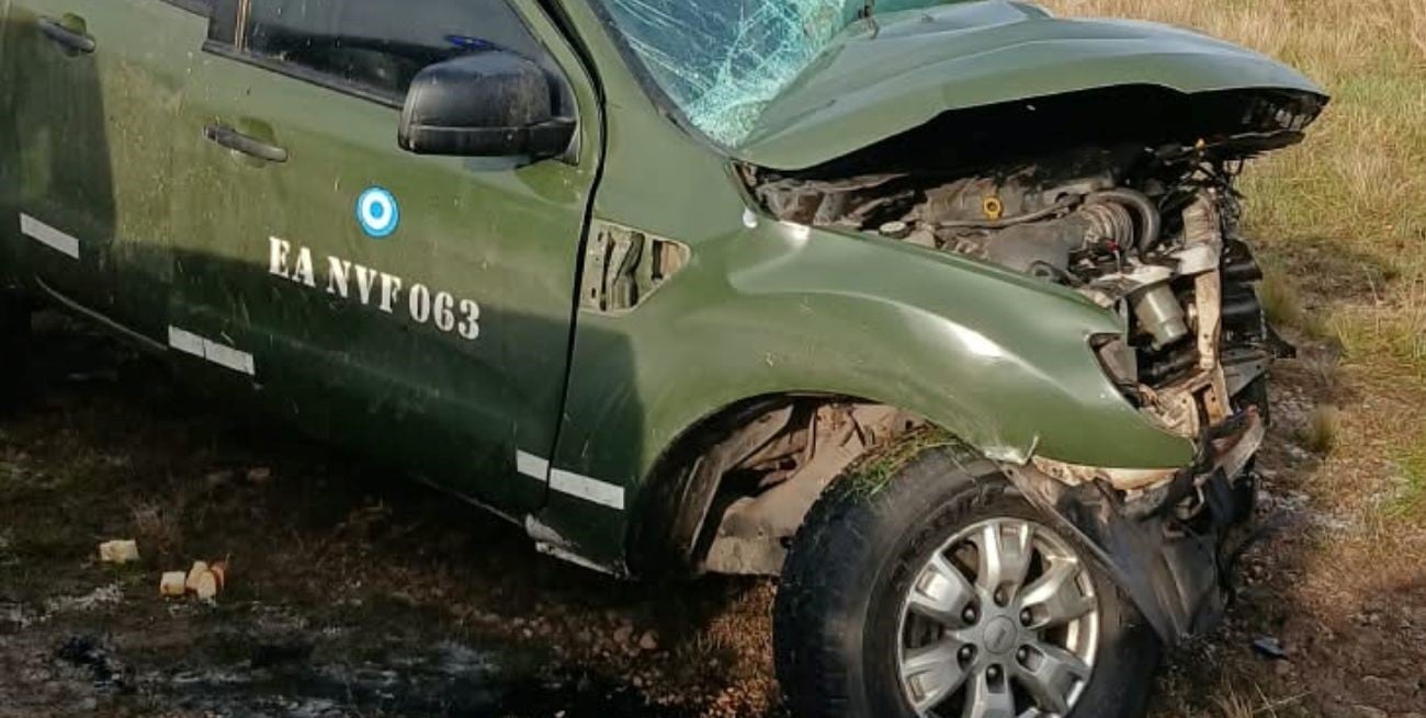 Fuerte choque en Ruta 33: tres personas heridas tras el impacto entre una camioneta del Ejército y un camión