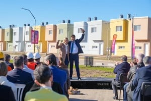 Scaglia y Pullaro este miércoles durante la inauguración de la Villa Suramericana en la capital santafesina. 