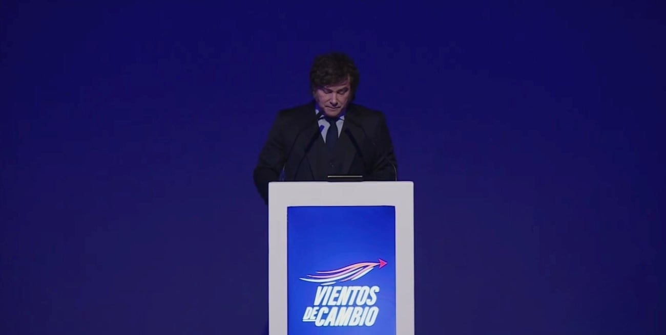 Milei se presentó en un foro libertario: defendió su rumbo, celebró a Sturzenegger y apuntó a Brasil