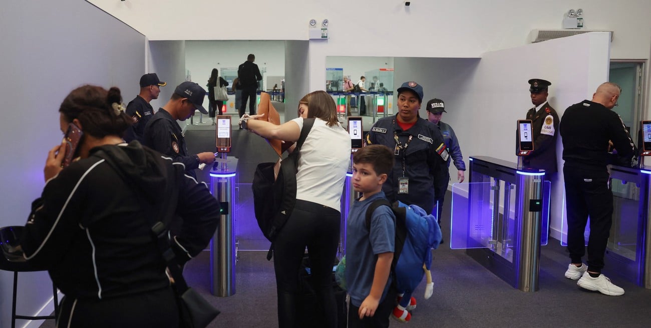 Reabrió el aeropuerto de Caracas tras los daños provocados por los terremotos