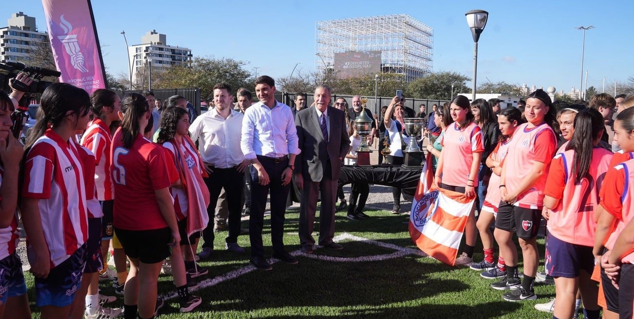 Pullaro inauguró obras deportivas en el predio de la Asociación Rosarina de Fútbol