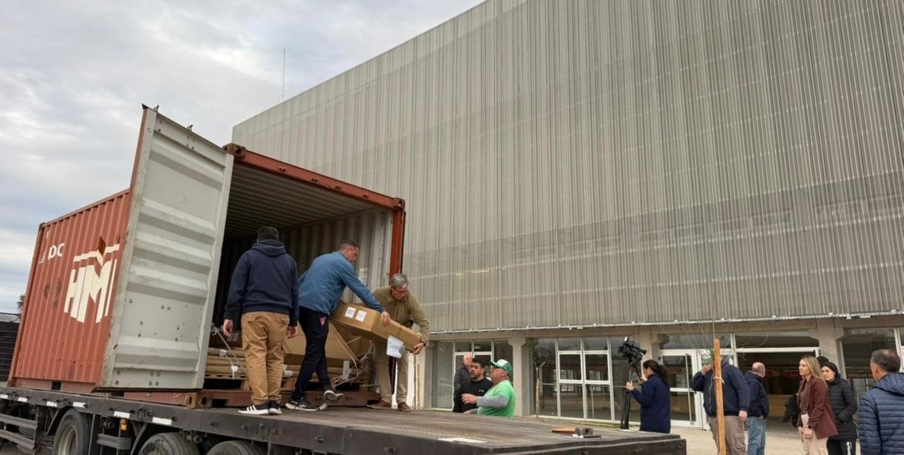 Juegos Suramericanos 2026: llegaron los materiales deportivos de handball al estadio Invencible Santa Fe