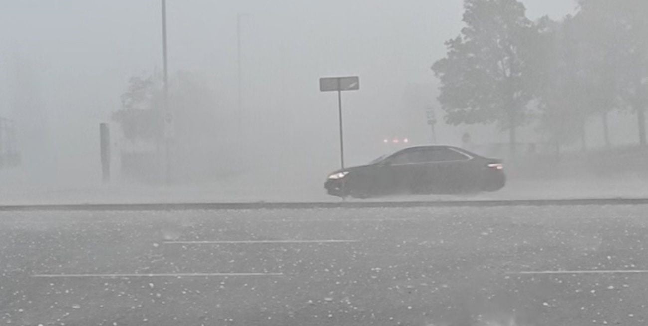 Tormenta en Toronto: inundaciones, apagones y caos en las calles tras las lluvias torrenciales