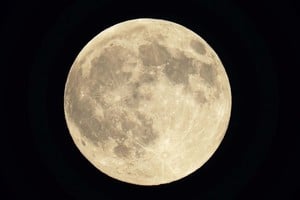 No será necesario contar con instrumentos para disfrutar de la Luna y Saturno