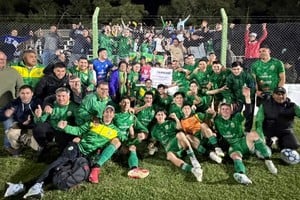 El Verde festejó el pase tras una dramática definición por penales. Fotos: Copa Santa Fe.