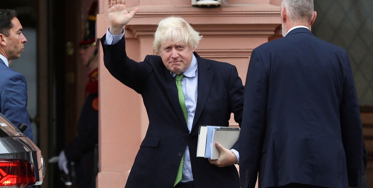 Boris Johnson tildó a Milei de "admirador de Thatcher" y solicitó enviar refuerzos a las Malvinas