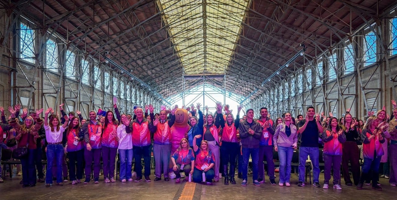 Juegos Suramericanos: Santa Fe dio la bienvenida y entregó los kits a los voluntarios