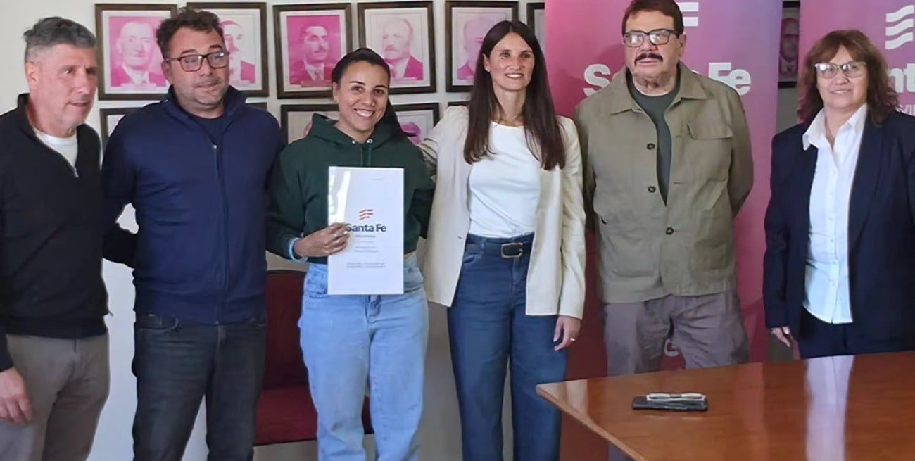 Entrega de escrituras en Chabás: siete familias accedieron al título de propiedad