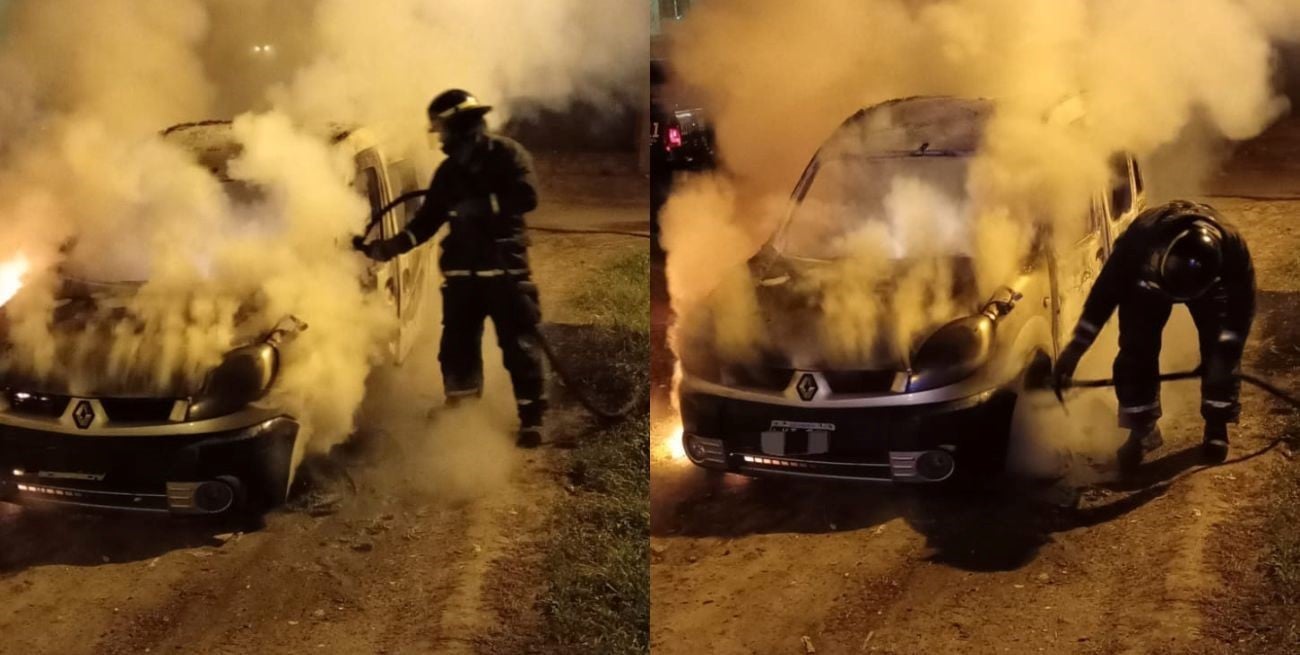 Se incendió una camioneta en barrio Barranquitas y quedó destruida