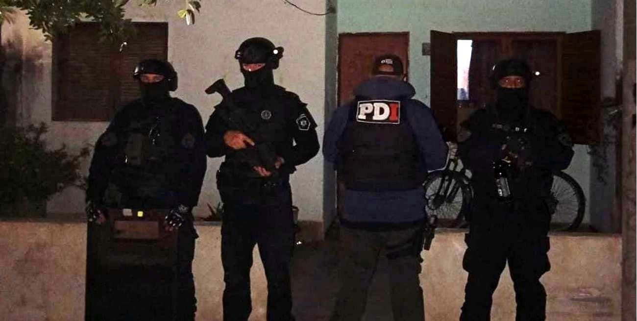 Ceres: la PDI secuestró marihuana, dinero y detuvo a un joven en dos allanamientos