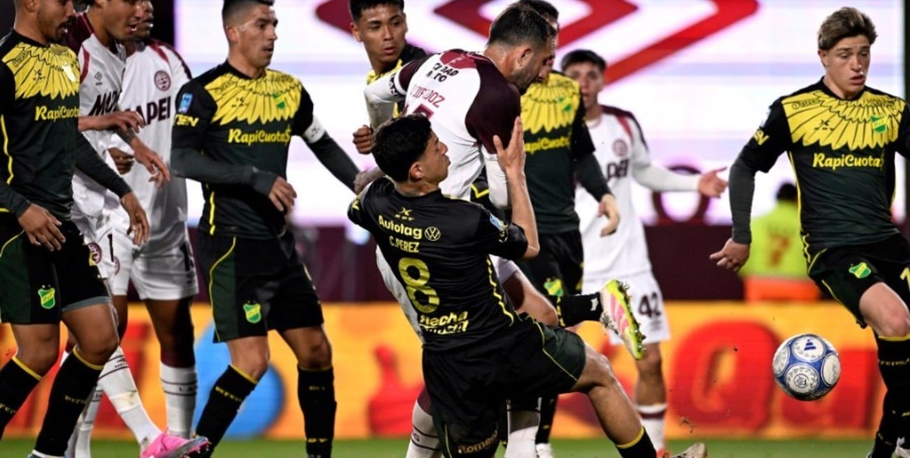 Lanús le ganó a Defensa sobre la hora y se acerca a los playoffs