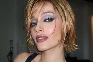 Oriana Sabatini lució su nueva apuesta estética en una sesión de fotos.