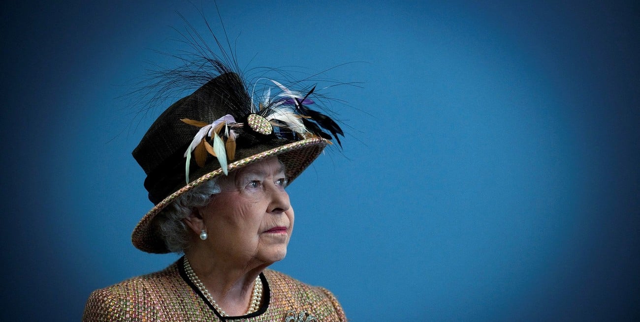 La moda como herramienta de poder: el legado estilístico de Isabel II a cuatro años de su muerte