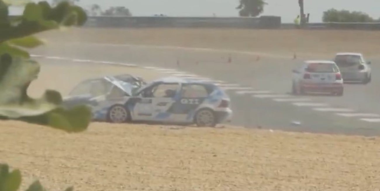 Video: murió un piloto tras un violento accidente en el Circuito de Monteblanco