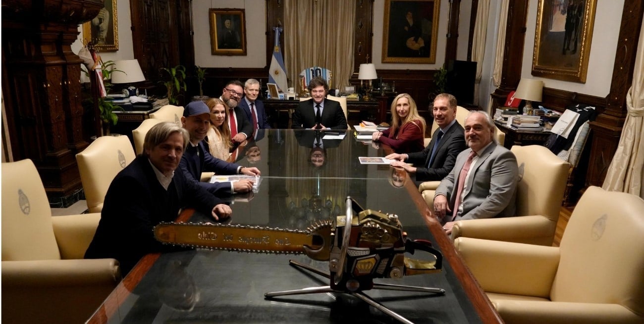 Milei reunió al Gabinete y recibió a directivos de Tesla