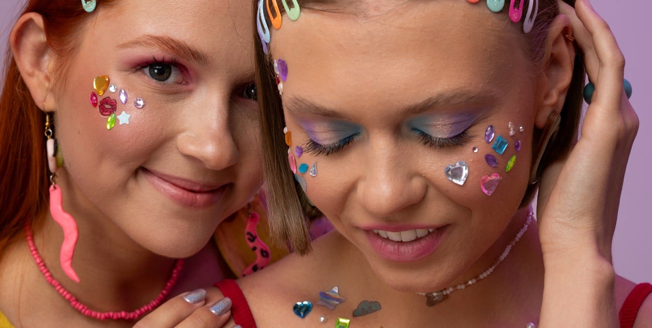 Bedazzling: en qué consiste la tendencia de personalizar cosas con pedrería