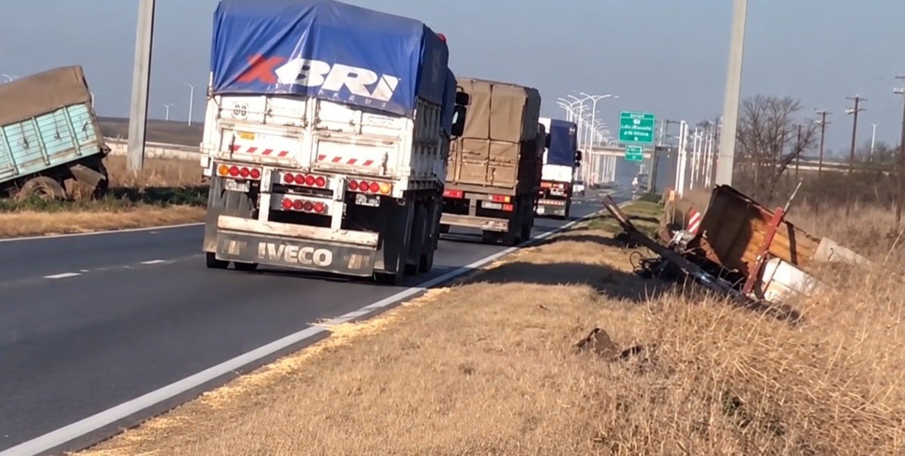 Choque frontal entre dos camiones en la Ruta Nacional 33, cerca de Sanford