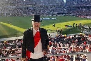 La noticia la dio a conocer la familia del hombre este jueves en sus redes sociales.