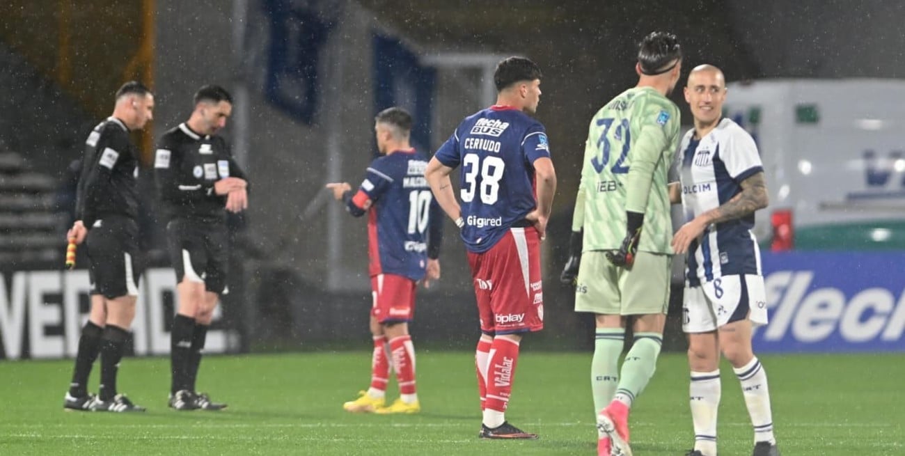 Unión fue una sombra, regaló un tiempo y un gol